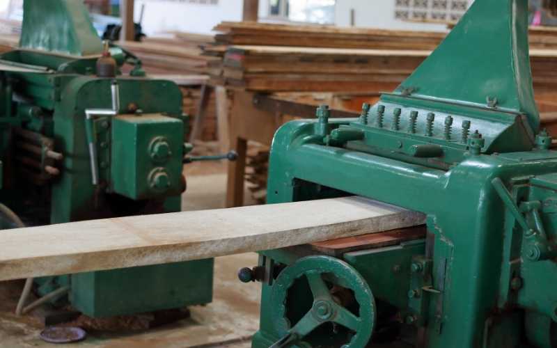 the best industrial wood planer machines