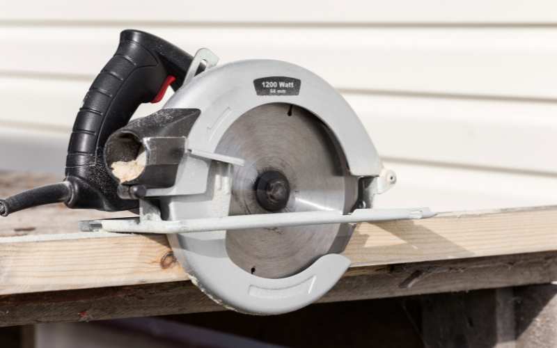 circular saw safety tips