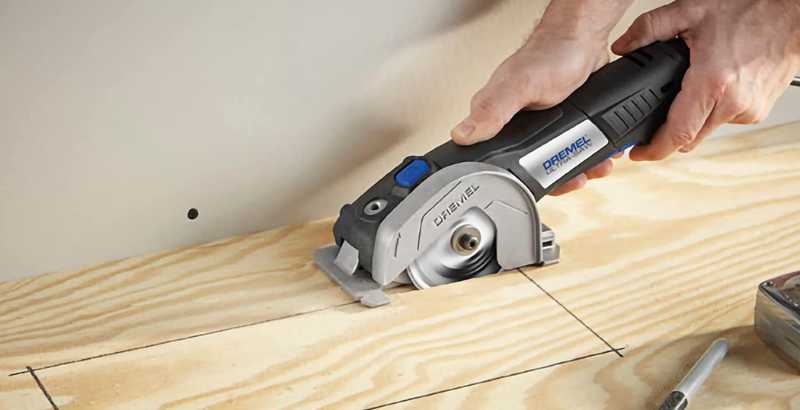 plunge cutting floor board