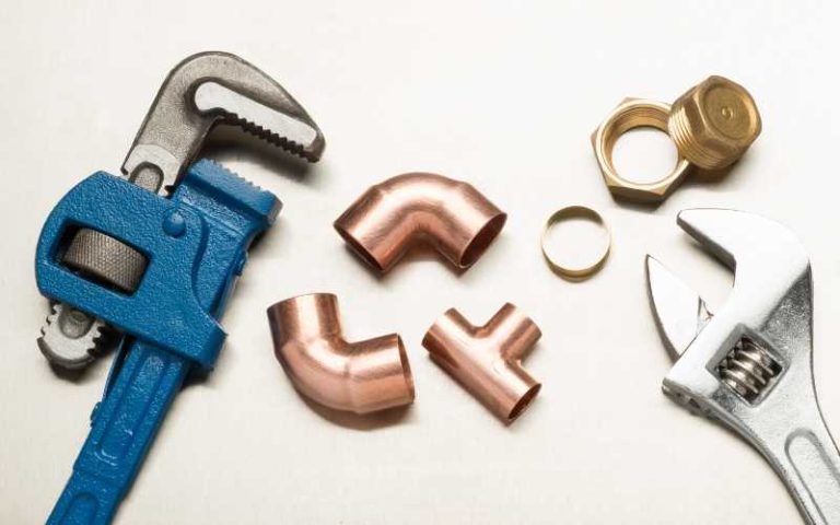22 Essential Plumbing Tools for Simple Repairs at Home