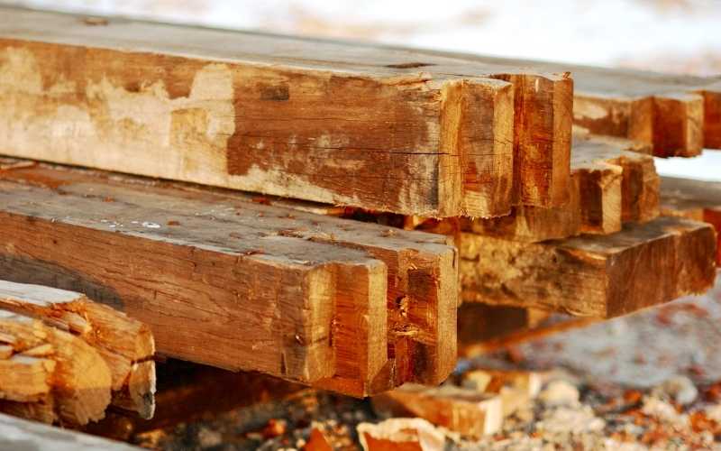 how to use reclaimed wood