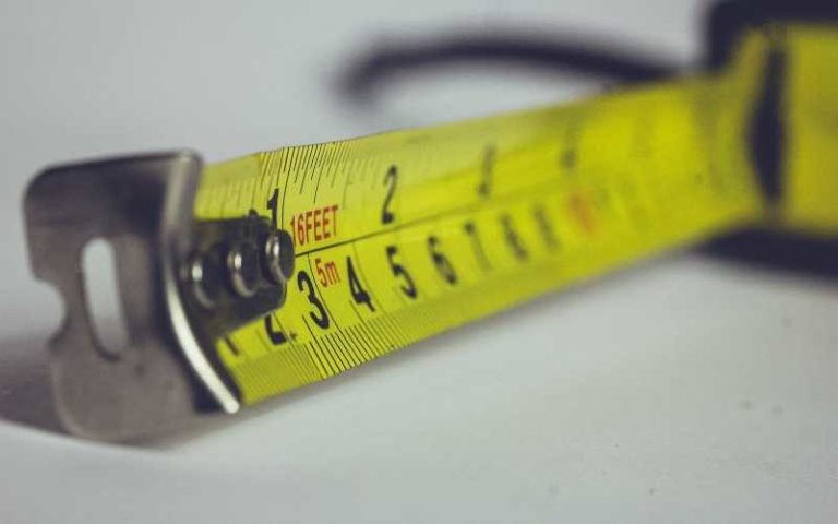 11 Essential Measuring Tools And Instruments For Craftsmen