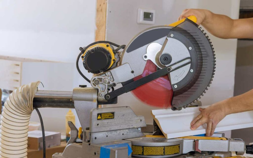 cutting moldings with miter saw